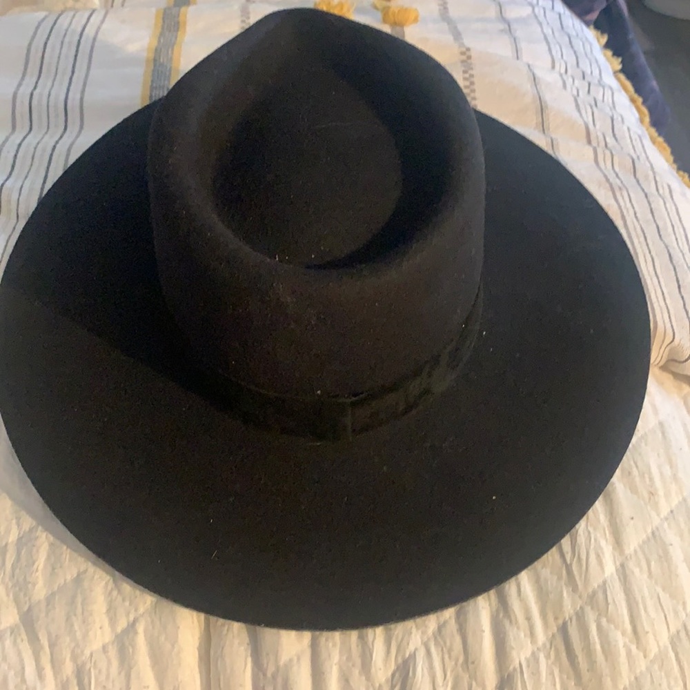 Lack of color black brand new hat